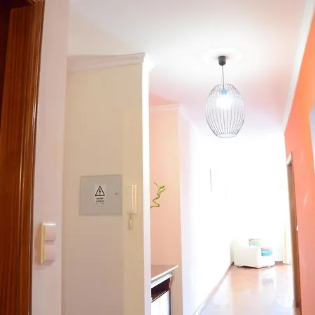 With 2 Bedrooms In Funchal With Wonderful Sea View Furnished Garden And Wifi 8 Km From The Beach